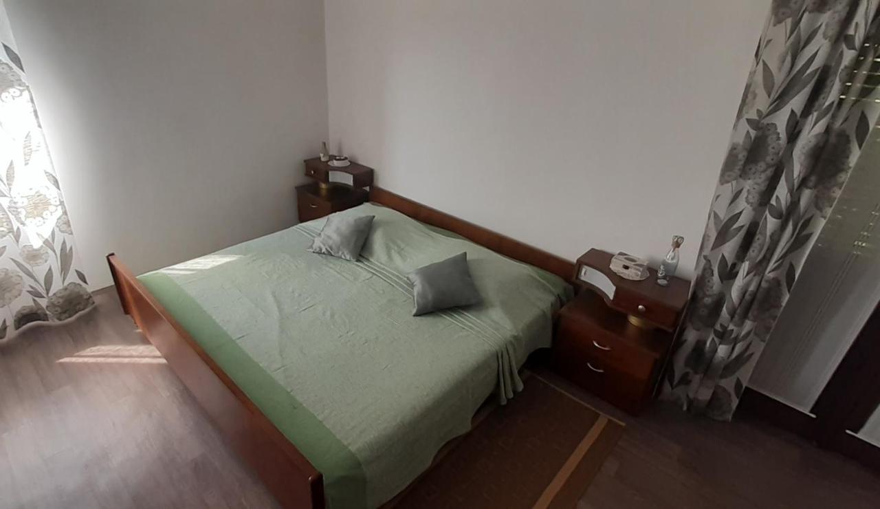 Ina 2 Apartment