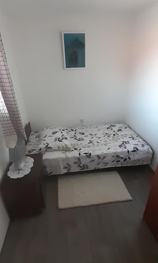 Ina 2 Apartment *
